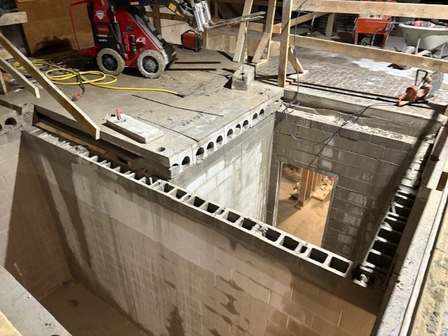 Wall saw cutting opening